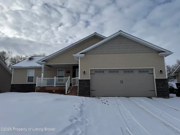 1505 W Pheasant Ridge St, Watford City, ND 58854