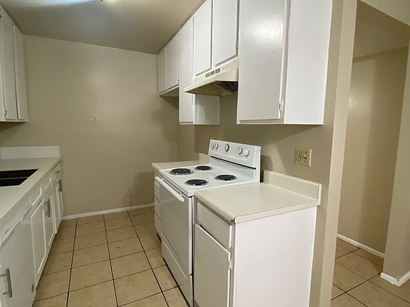3rd image of 10942-10948 Rincon St #48