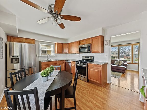 5th image of 2675 S Craig Dr