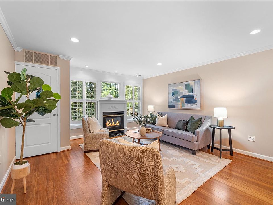 1st image of 6924 Fairfax Dr Unit 226