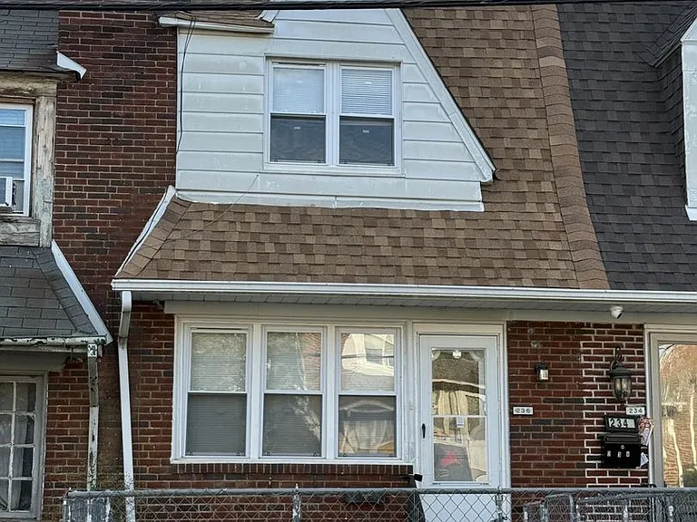 236 Wiltshire Rd — Photo 1