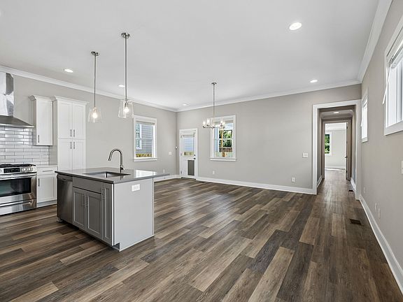 5th image of 557A Stevenson St