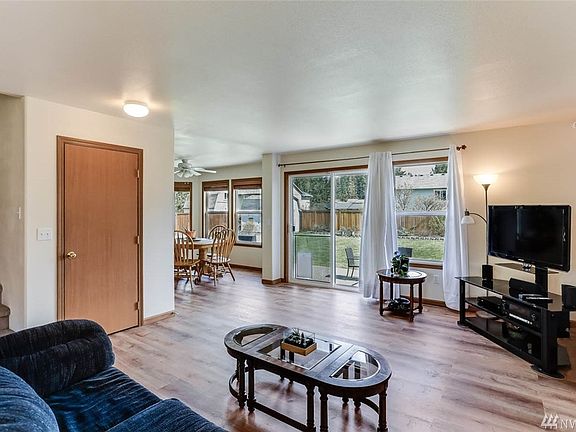 5th image of 10202 201st Avenue Ct E