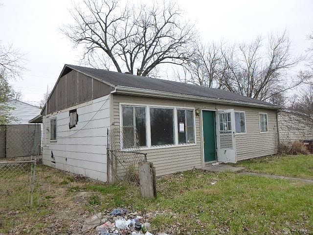 2nd image of 1467 Guenther Rd