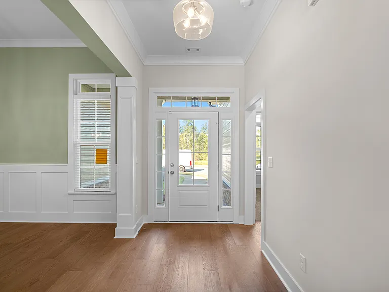 232 Dublin Loop — Photo 3