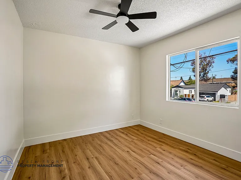 2216 W Wardlow Rd — Photo 11
