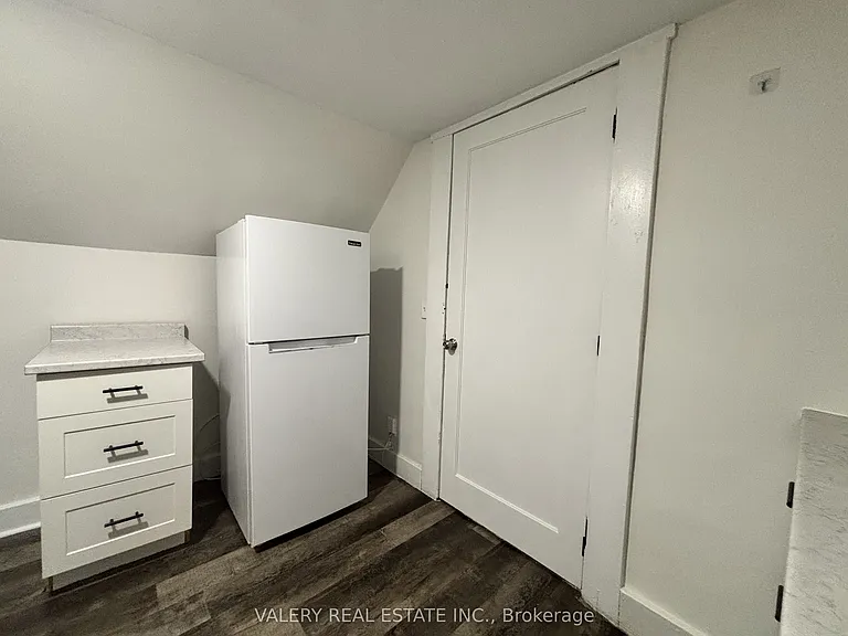 1091 Highland Ave #1 — Photo 8