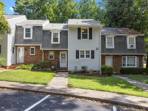 1005 Surrey Ct, Cary, NC 27511
