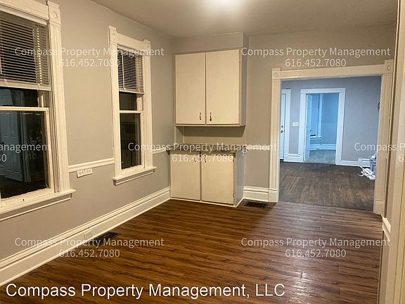 4th image of 1057 Alpine Ave NW