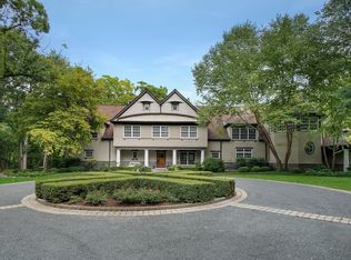 145 Moffett Rd, Lake Bluff, IL 60044