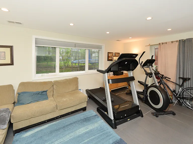 38-55 Van Riper Pl — Photo 17