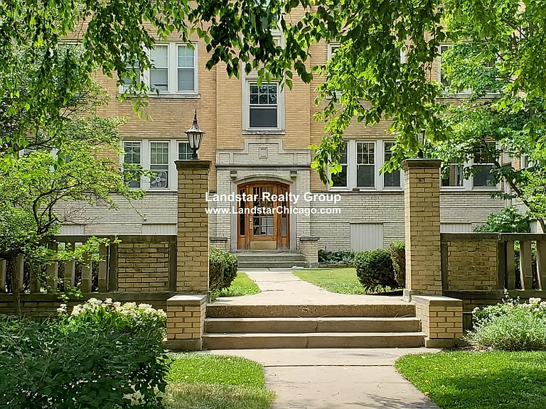 908 Reba Pl #2S — Photo 1