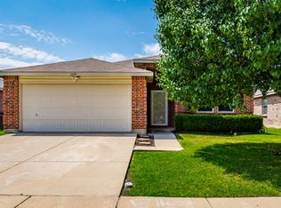 1608 Rialto Way, Justin, TX 76247