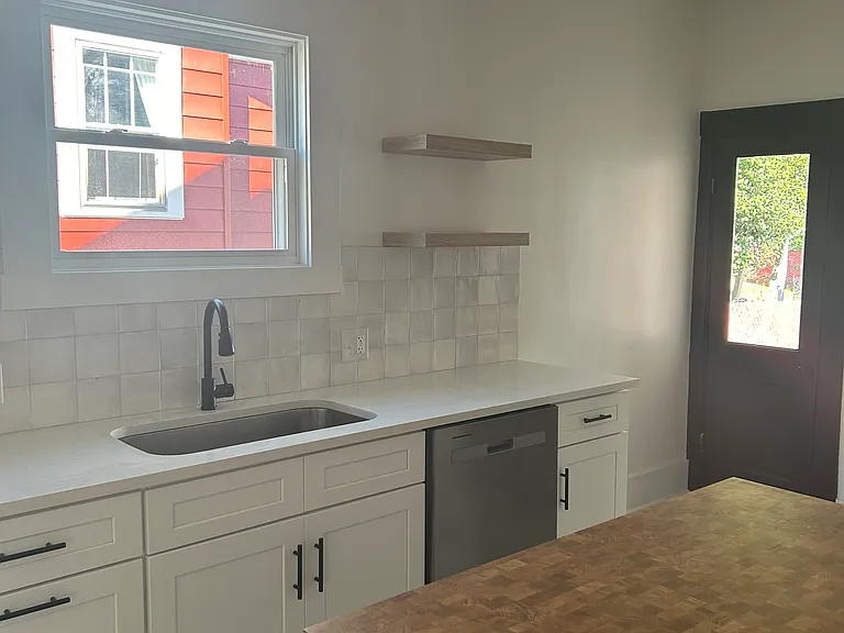 805 Sunset Dr — Photo 9