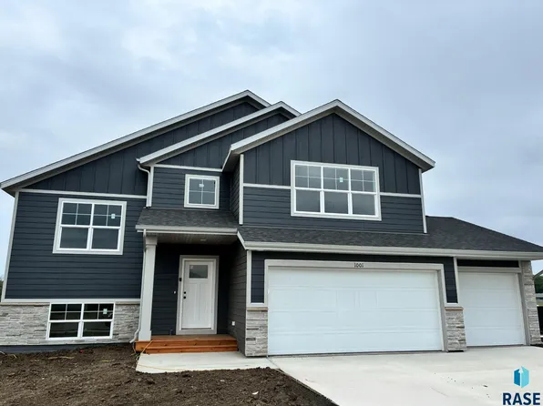 1001 Estate St, Harrisburg, SD 57032