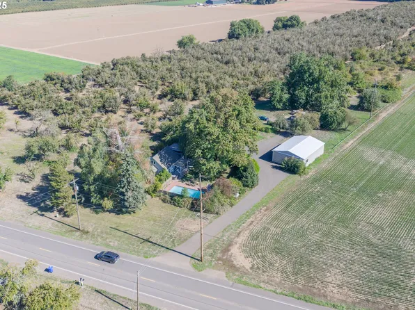 92815 River Rd, Junction City, OR 97448