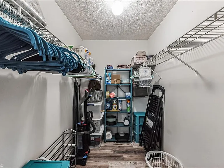 8081 S Woods Cir #10 — Photo 18