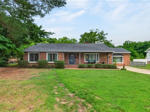 507 Windemere Rd, Newport News, VA 23602