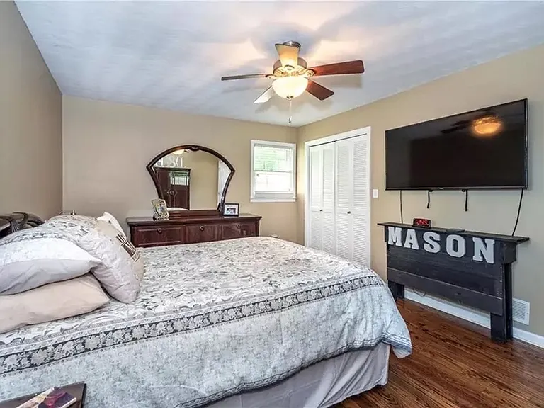 2347 Morgan Rd — Photo 32