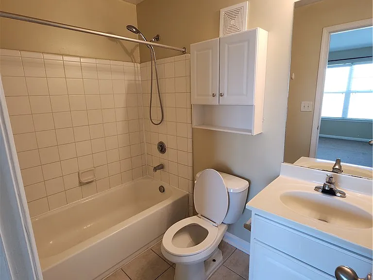 1725 Harvey Mitchell Pkwy S #633 — Photo 18