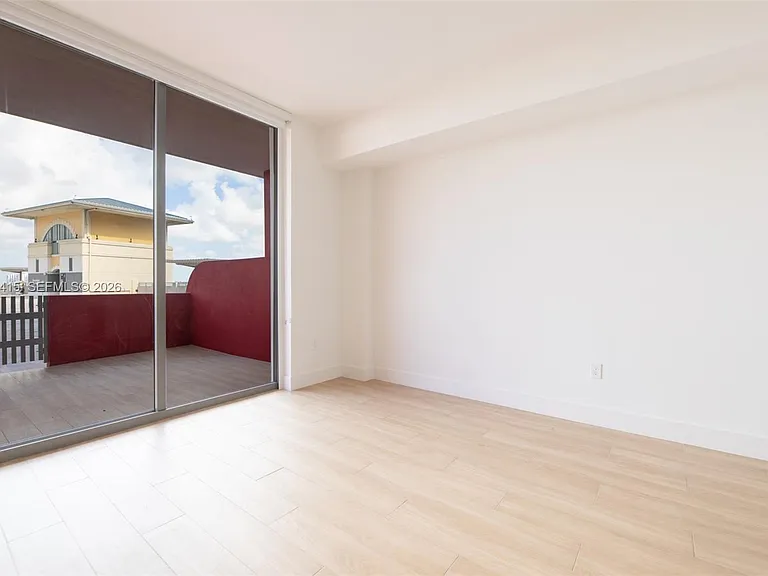 90 NE 32nd St #516 — Photo 5