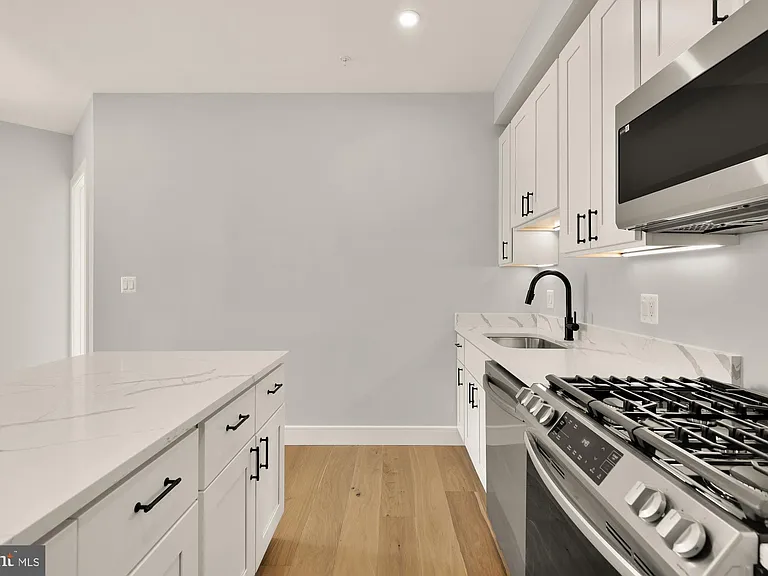 3215 Mount Pleasant St NW #403 — Photo 9