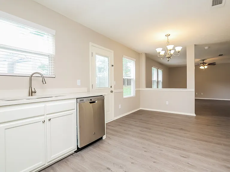 807 General Barksdale Dr — Photo 7