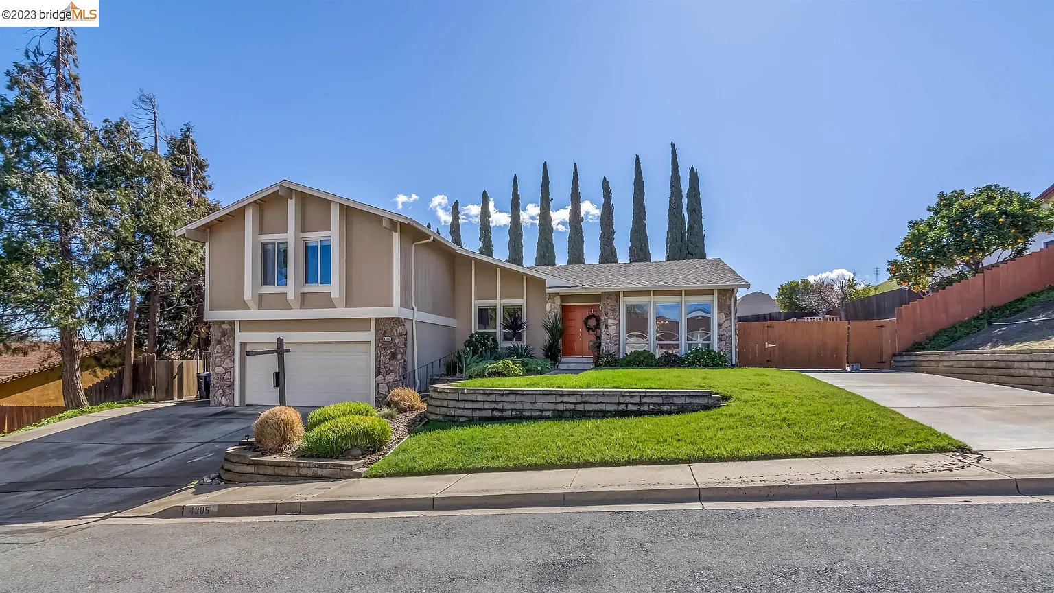 4305 Thornhill Way photo 1