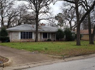 6321 Banbury Dr, Forest Hill, TX 76119