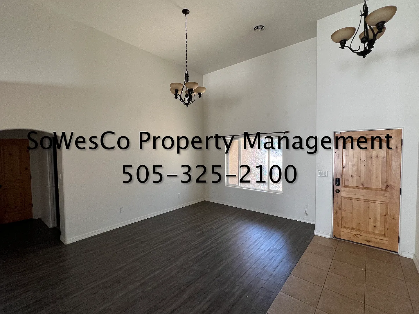 4 Bedroom Home Built in 2018, near Country Club — Photo 3