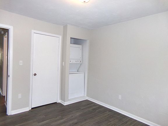 2nd image of 415 W 32nd St