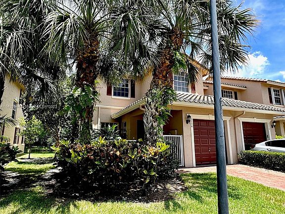 3rd image of 3334 Lakeside Dr