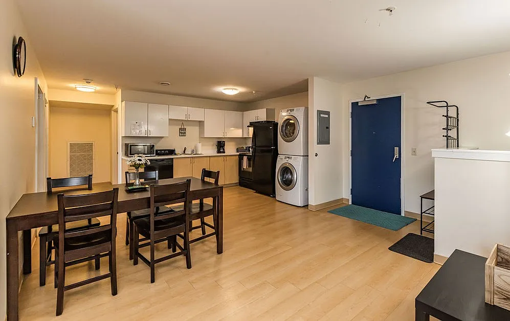 Copper Beech Commons — Photo 2