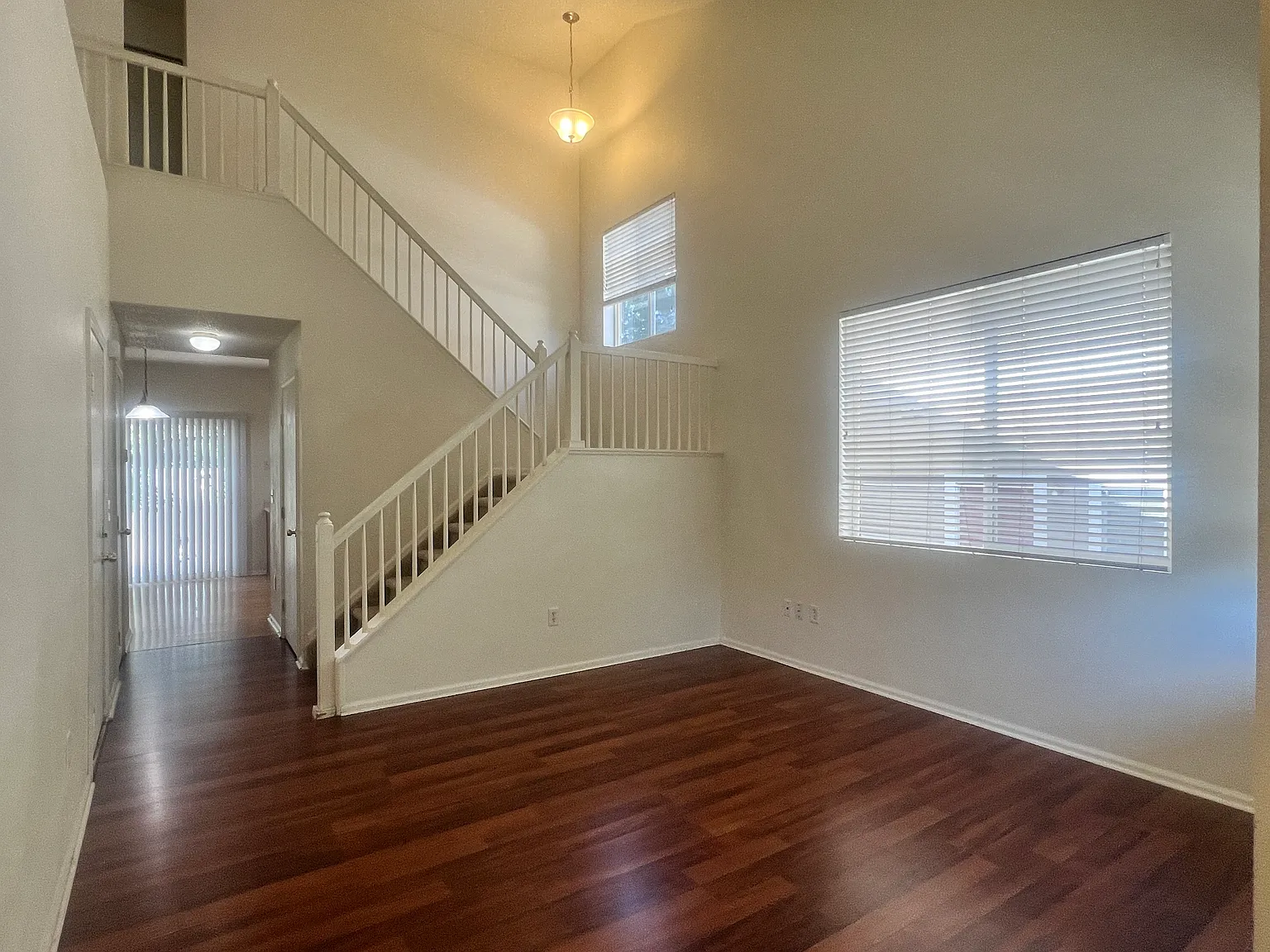 3 bed, 1582 sqft, $2,500 — Photo 3
