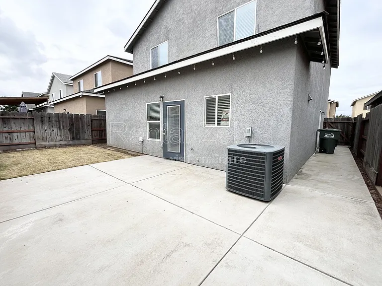 552 Granada Ct — Photo 23