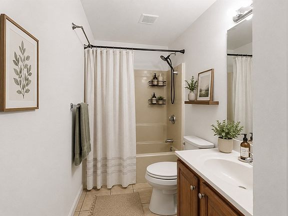4th image of 655 Plantation St Unit 23B