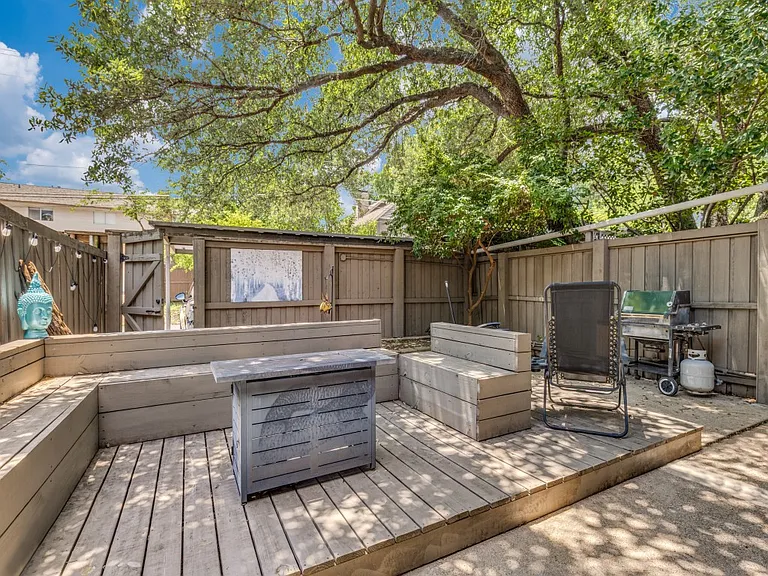 7512 Woodthrush Dr — Photo 5