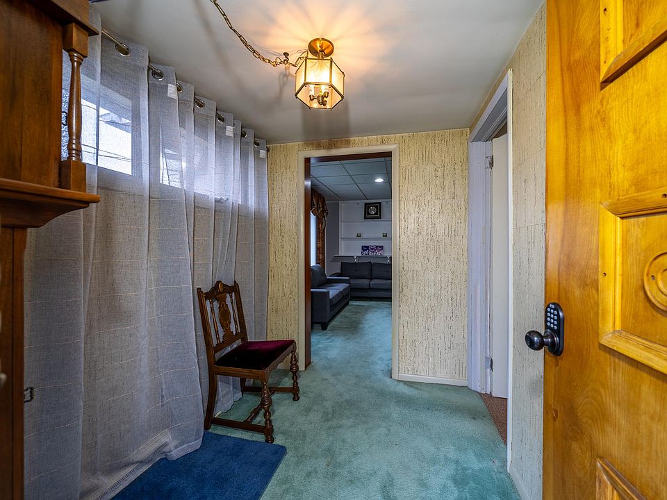 1st image of 44 Park Pl