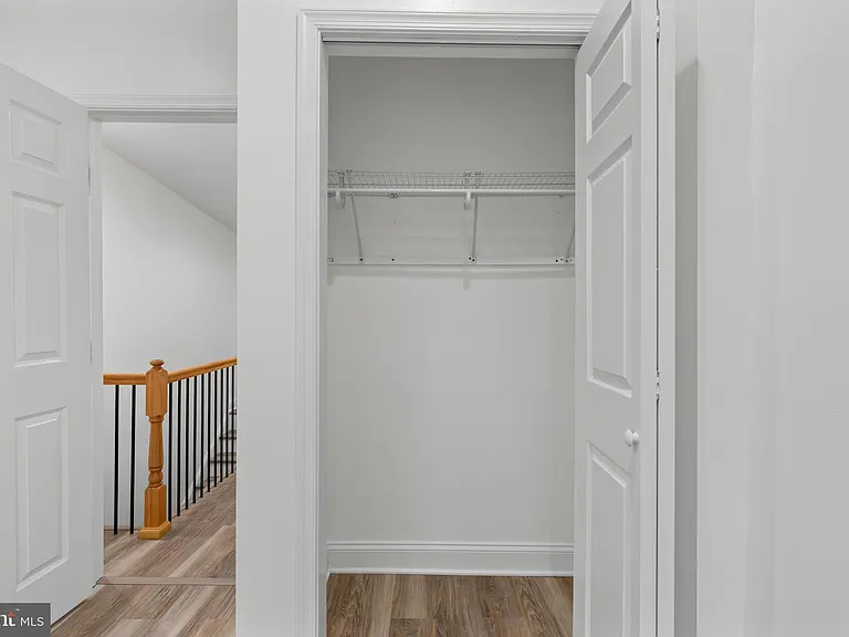 458 E Federal St — Photo 13