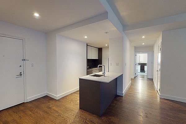 1st image of 666 W End Ave APT 4RS