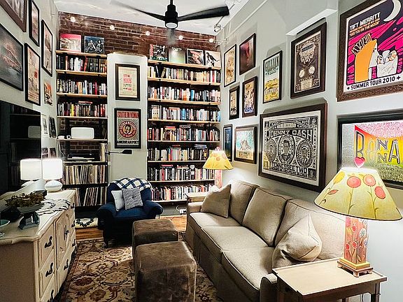 3rd image of 402 S Gay St Suite 401