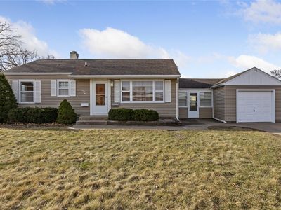 617 37th St NE, Cedar Rapids, IA, 52402