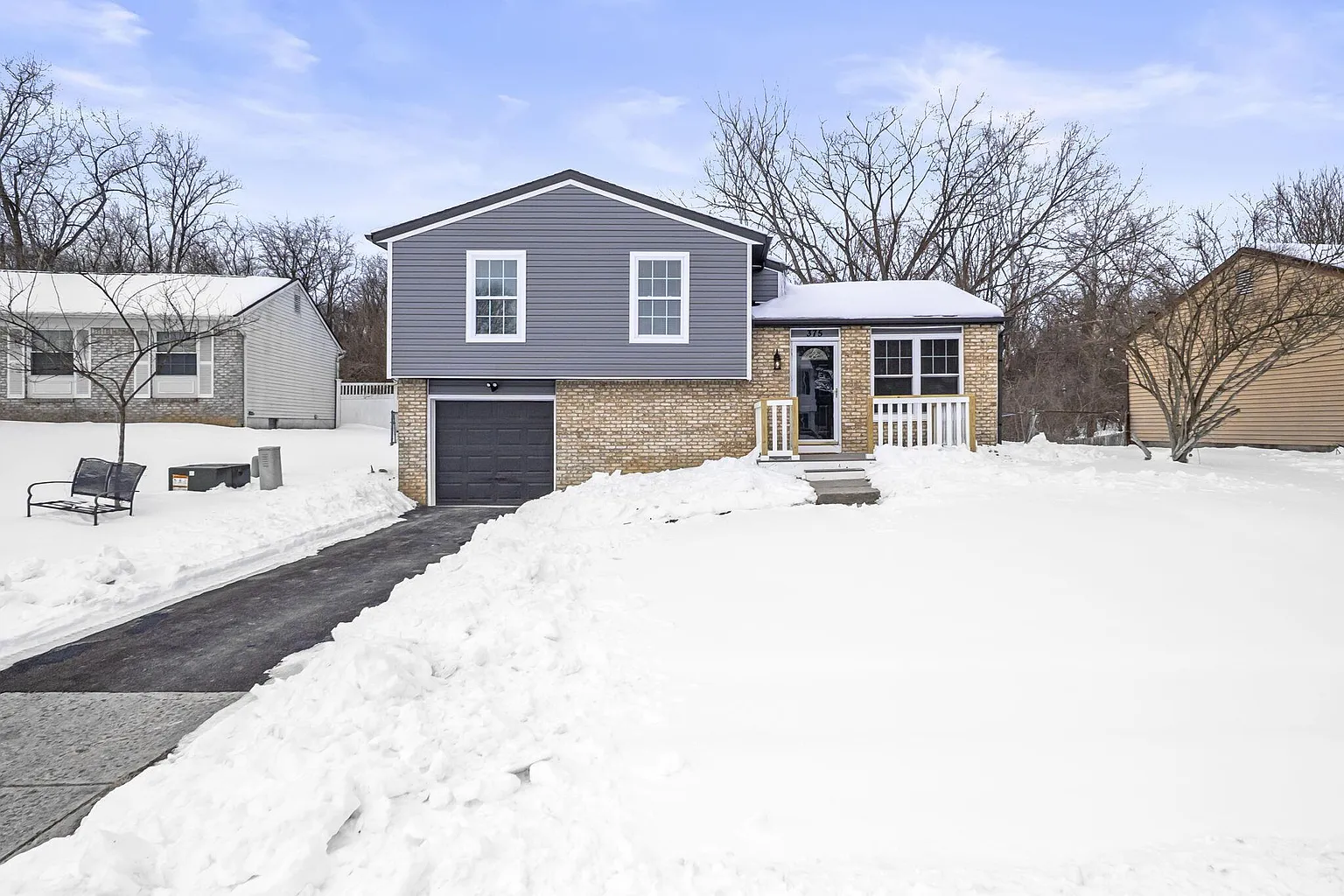 375 Darby Ct photo 1