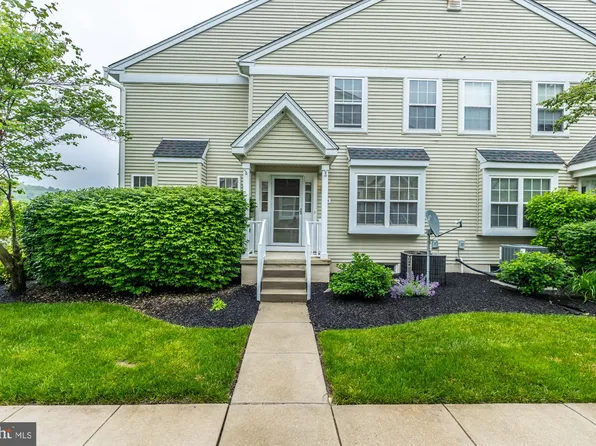 65 Granite Ln #1, Chester Springs, PA 19425