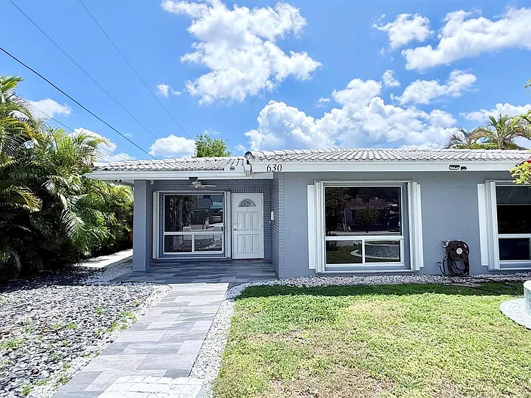 620 NE 19th Ave — Photo 12