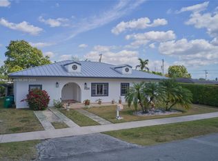 10745 Westwood Lake Dr, Miami, FL 33165