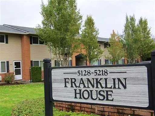 5128-5218 SW Franklin Ave — Photo 42