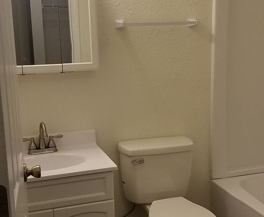 4th image of 218 21st St NW APT 12