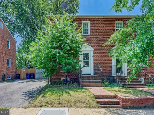 203 Adams Ave, Alexandria, VA 22301