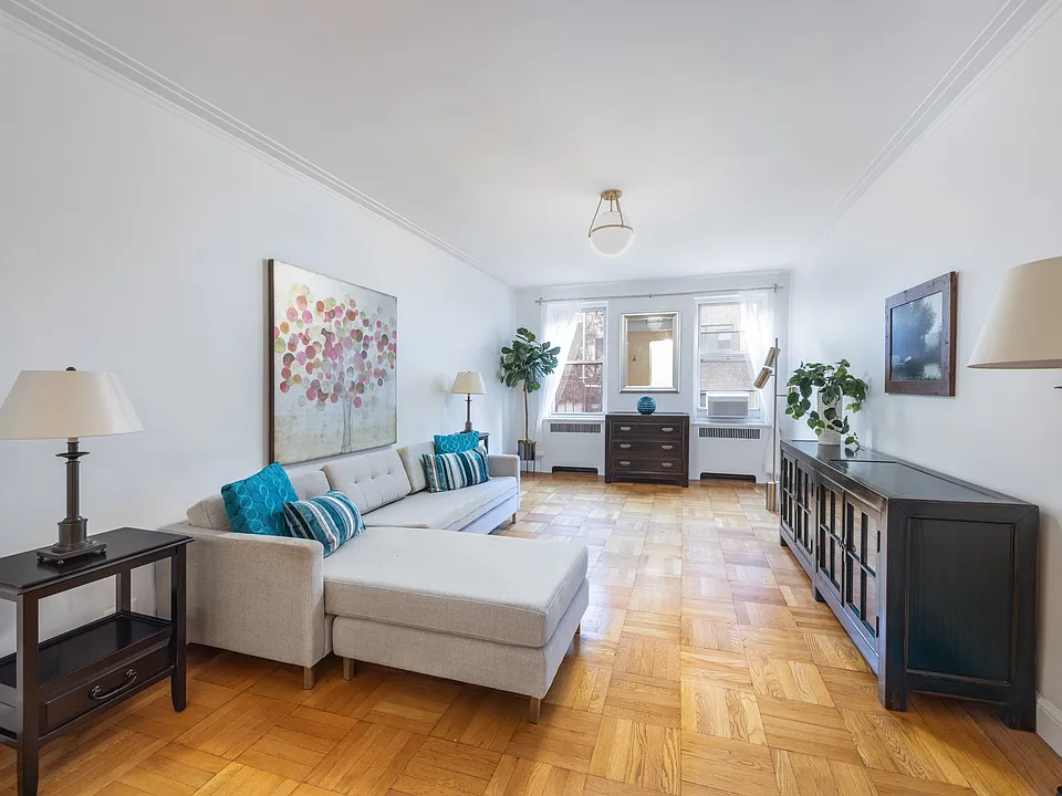 349 E 49th St #3T